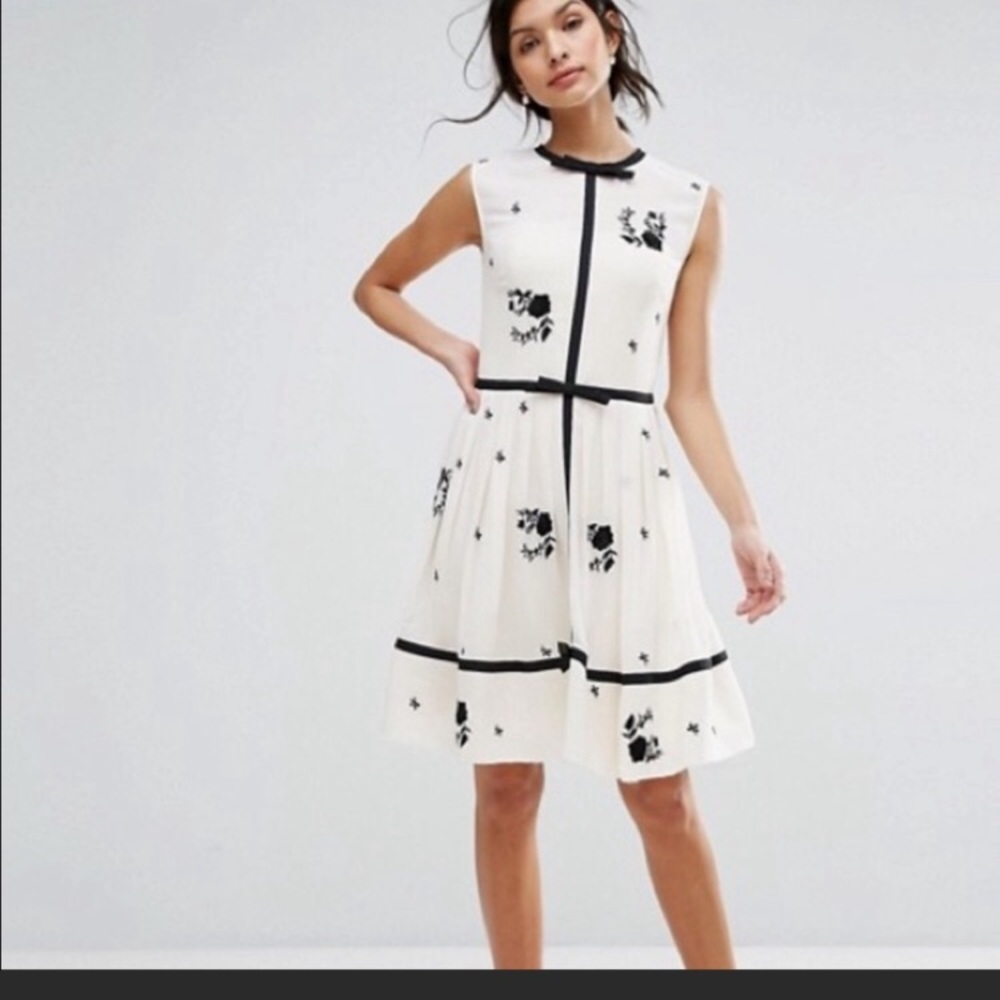 Ted Baker London Contrast Rose Pleated Dress